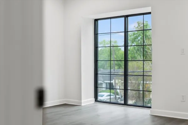 $2,400 | 727 East 40th Street, Houston, TX 77022