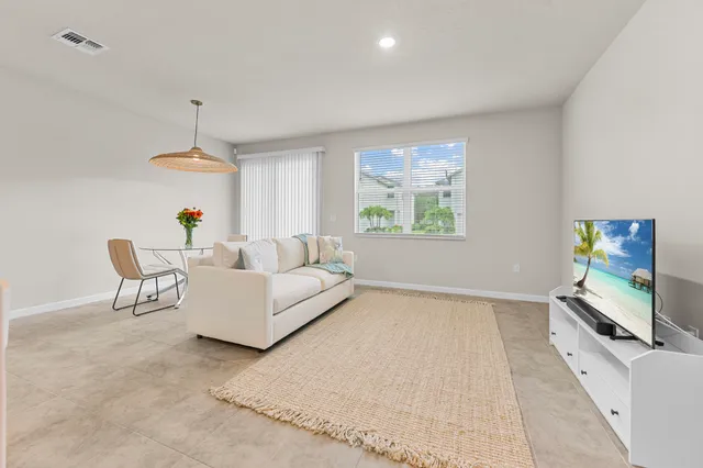 $2,595 | 5731 Southeast Edgewater Circle, Stuart, FL 34997