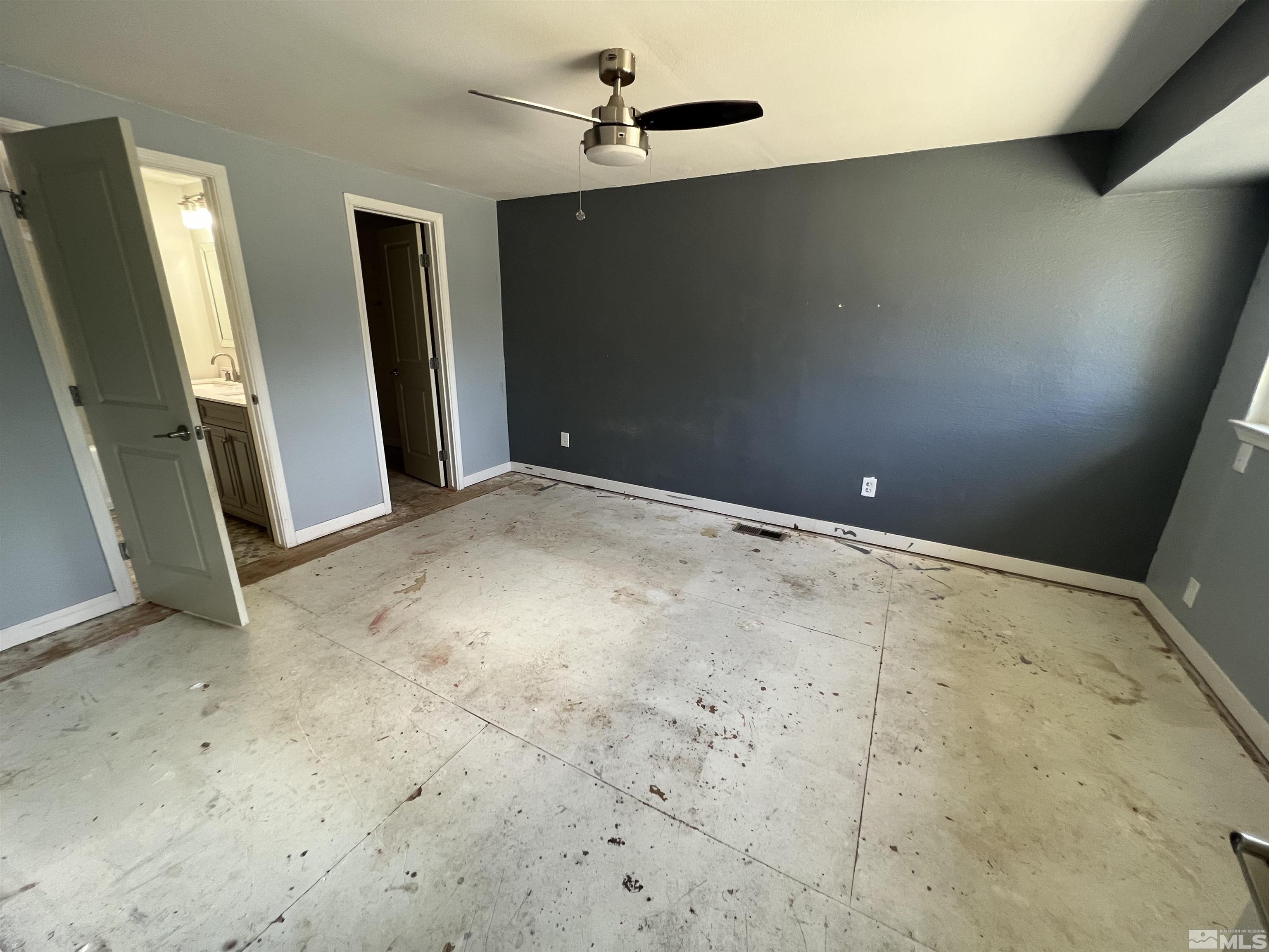 9120 Fremont Way Reno, NV 89506 - Photo 12 of 15 an empty room with windows