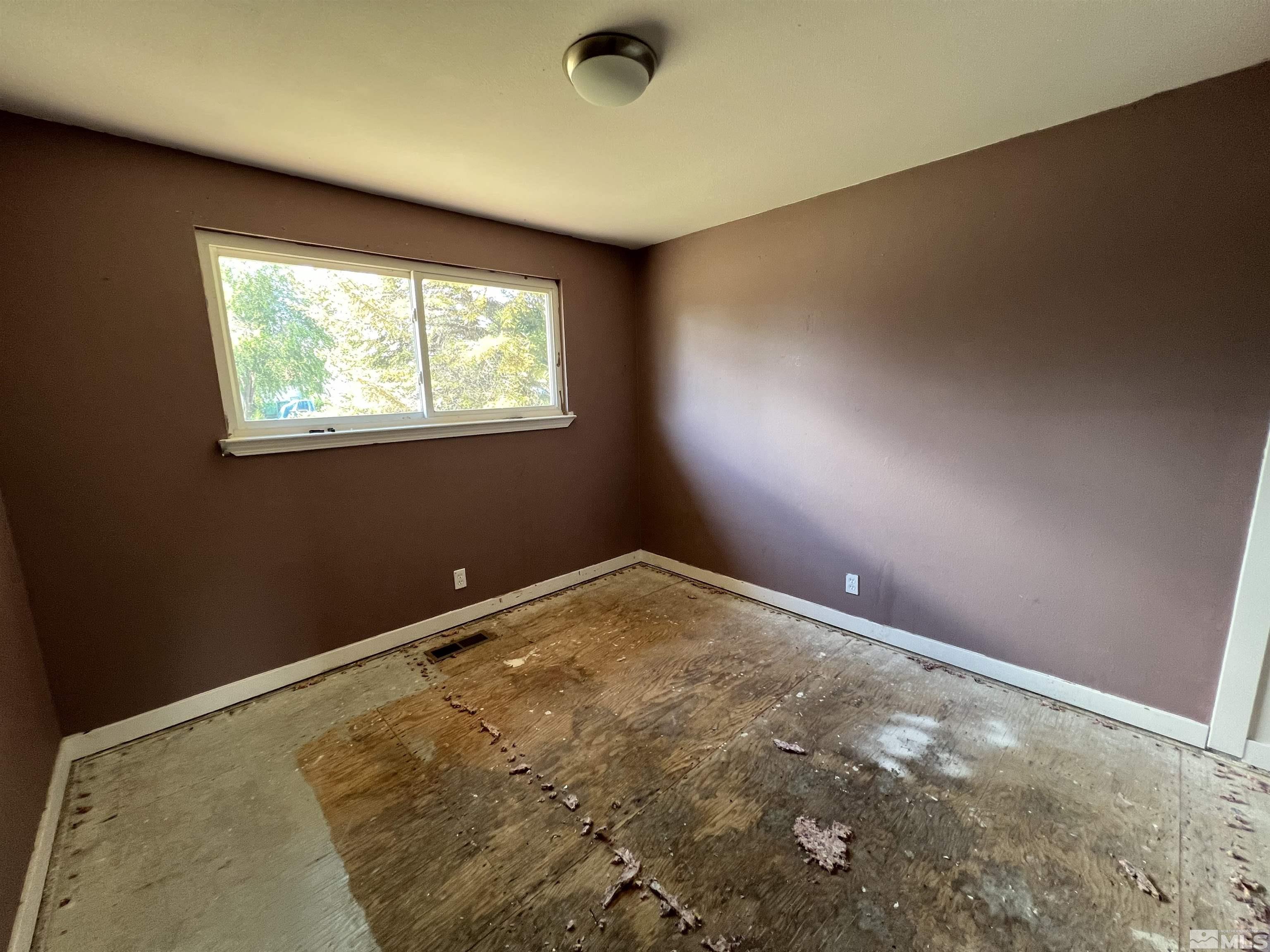 9120 Fremont Way Reno, NV 89506 - Photo 10 of 15 a view of an empty room and window