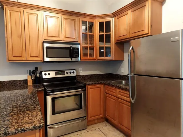 $1,300 | 500 Pelican Avenue, Unit E, New Orleans, LA 70114