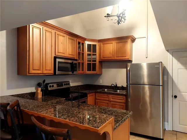 $1,300 | 500 Pelican Avenue, Unit E, New Orleans, LA 70114