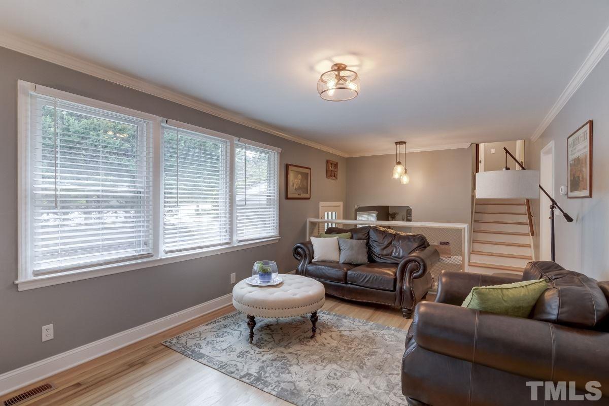 429 East Millbrook Road Raleigh, NC 27609 - Photo 4 of 25