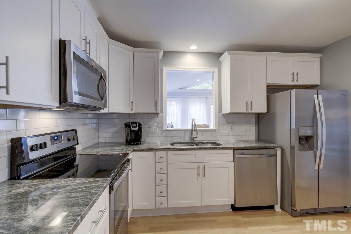 429 East Millbrook Road Raleigh, NC 27609 - Photo 8 of 25