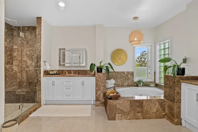 $3,595,000 | 3962 Aloalii Drive, Princeville, HI 96722