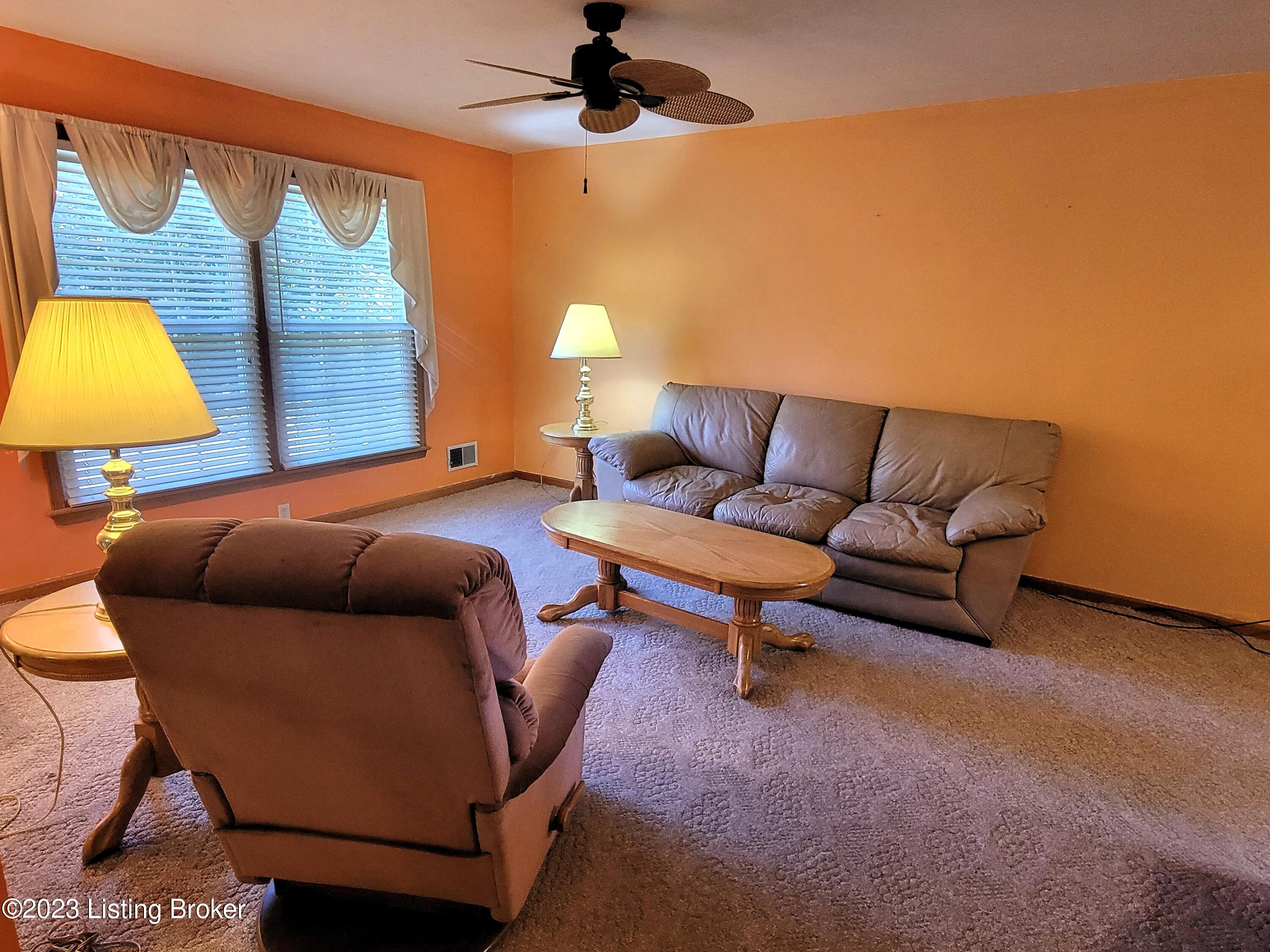 3508 Dorset Road Louisville, KY 40214 - Photo 15 of 51 Upper Level Living Room