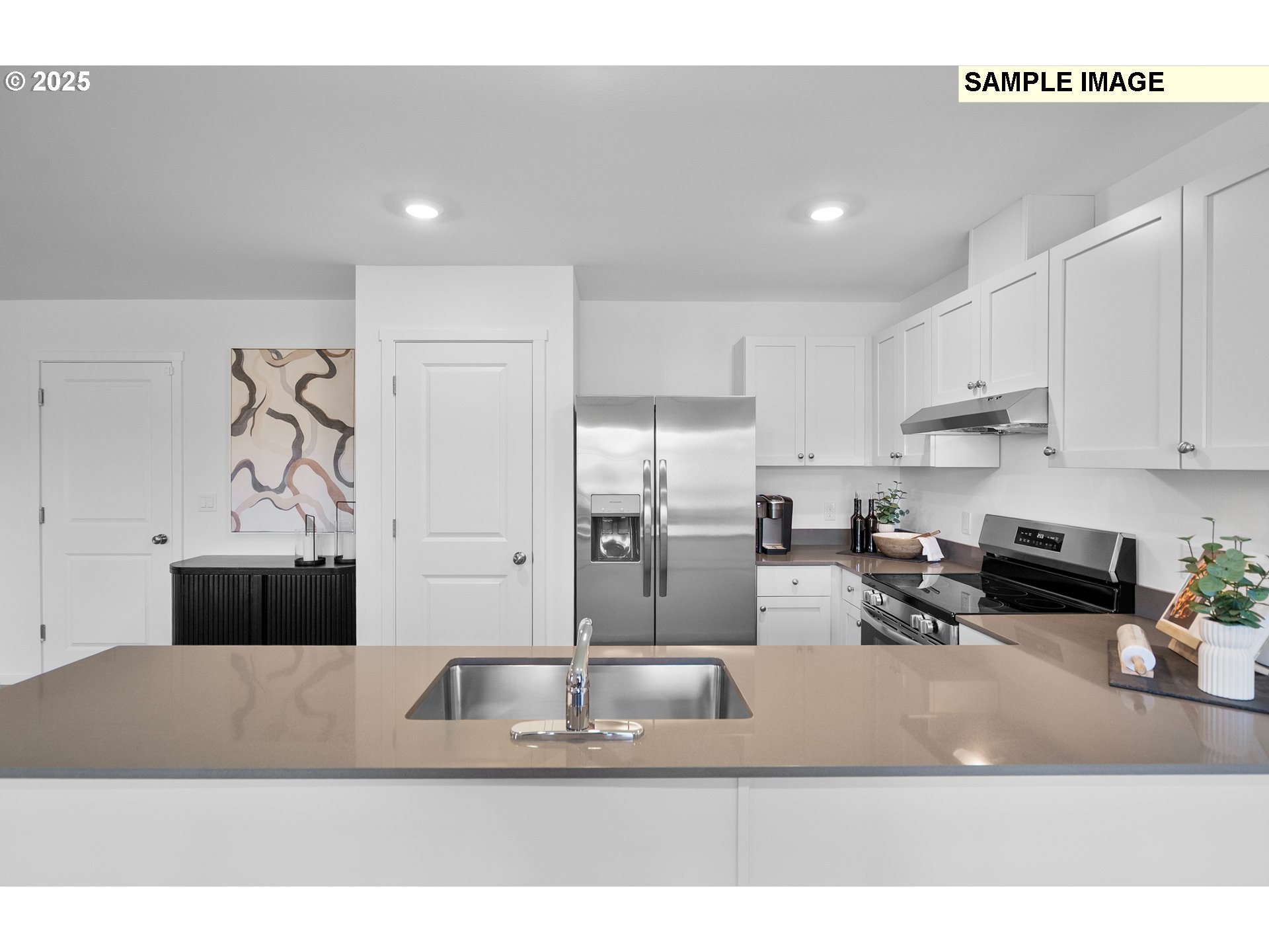 5737 Bainbridge Road Eugene, OR 97402 - Photo 4 of 24