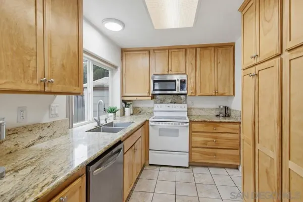 $1,029,000 | 9525 High Park Lane, San Diego, CA 92129