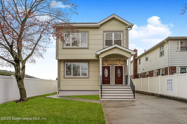 $1,499,000 | 178 Parkinson Avenue | South Beach