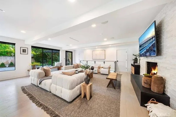 $24,000 | 760 South San Rafael Avenue, Pasadena, CA 91105