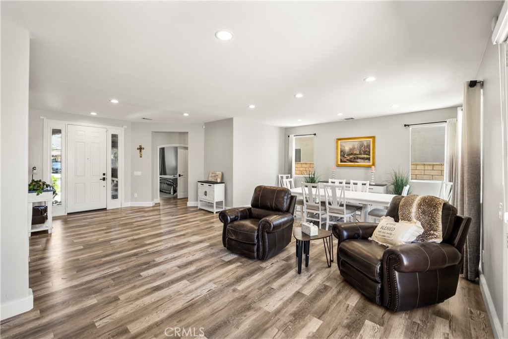 249 Encore Way Corona, CA 92879 - Photo 10 of 50 Living room