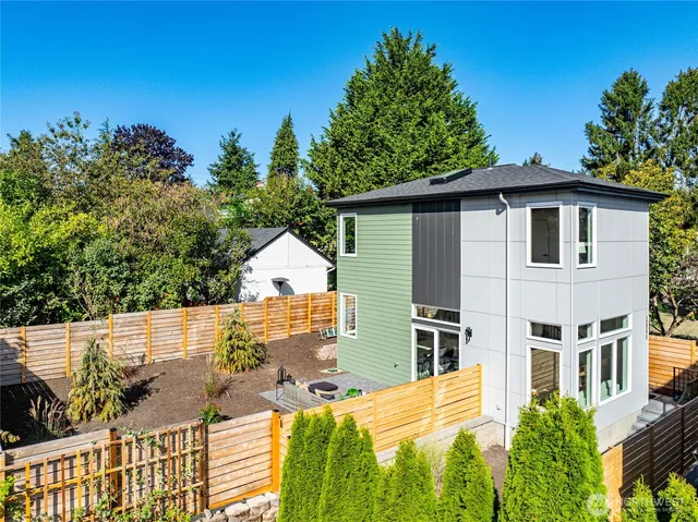 $679,000 | 12037 C Fremont Avenue North, Unit 3, Seattle, WA 98133