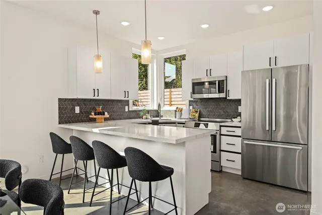 $679,000 | 12037 C Fremont Avenue North, Unit 3, Seattle, WA 98133