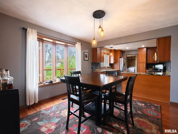 $359,000 | 9913 West Guinivere Drive, Mapleton, IL 61547