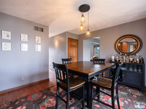 $359,000 | 9913 West Guinivere Drive, Mapleton, IL 61547