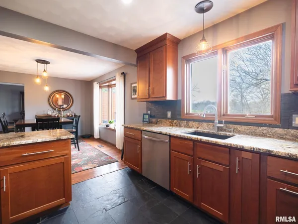 $359,000 | 9913 West Guinivere Drive, Mapleton, IL 61547