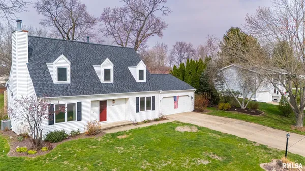 $359,000 | 9913 West Guinivere Drive, Mapleton, IL 61547