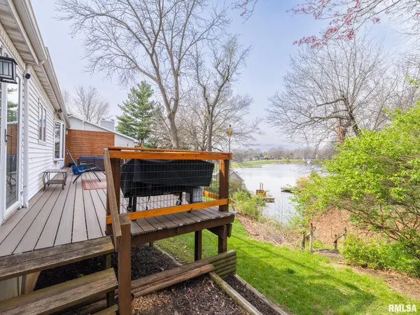 $359,000 | 9913 West Guinivere Drive, Mapleton, IL 61547