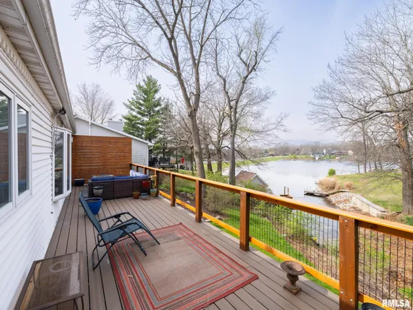 $359,000 | 9913 West Guinivere Drive, Mapleton, IL 61547