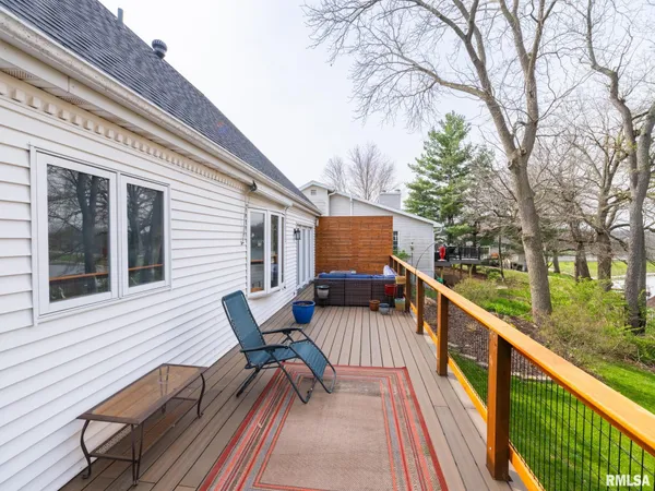 $359,000 | 9913 West Guinivere Drive, Mapleton, IL 61547
