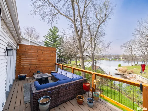 $359,000 | 9913 West Guinivere Drive, Mapleton, IL 61547