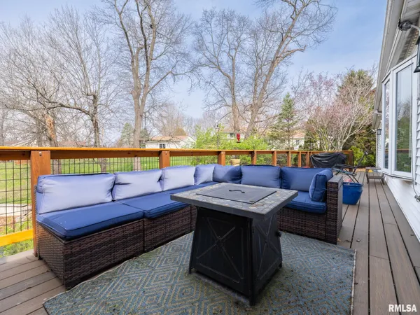 $359,000 | 9913 West Guinivere Drive, Mapleton, IL 61547