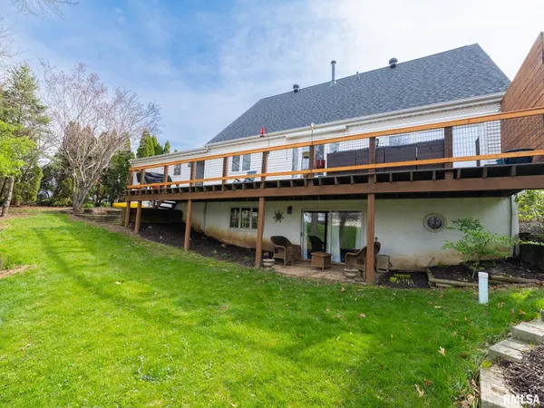 $359,000 | 9913 West Guinivere Drive, Mapleton, IL 61547