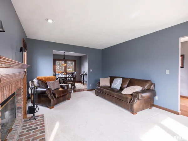 $359,000 | 9913 West Guinivere Drive, Mapleton, IL 61547
