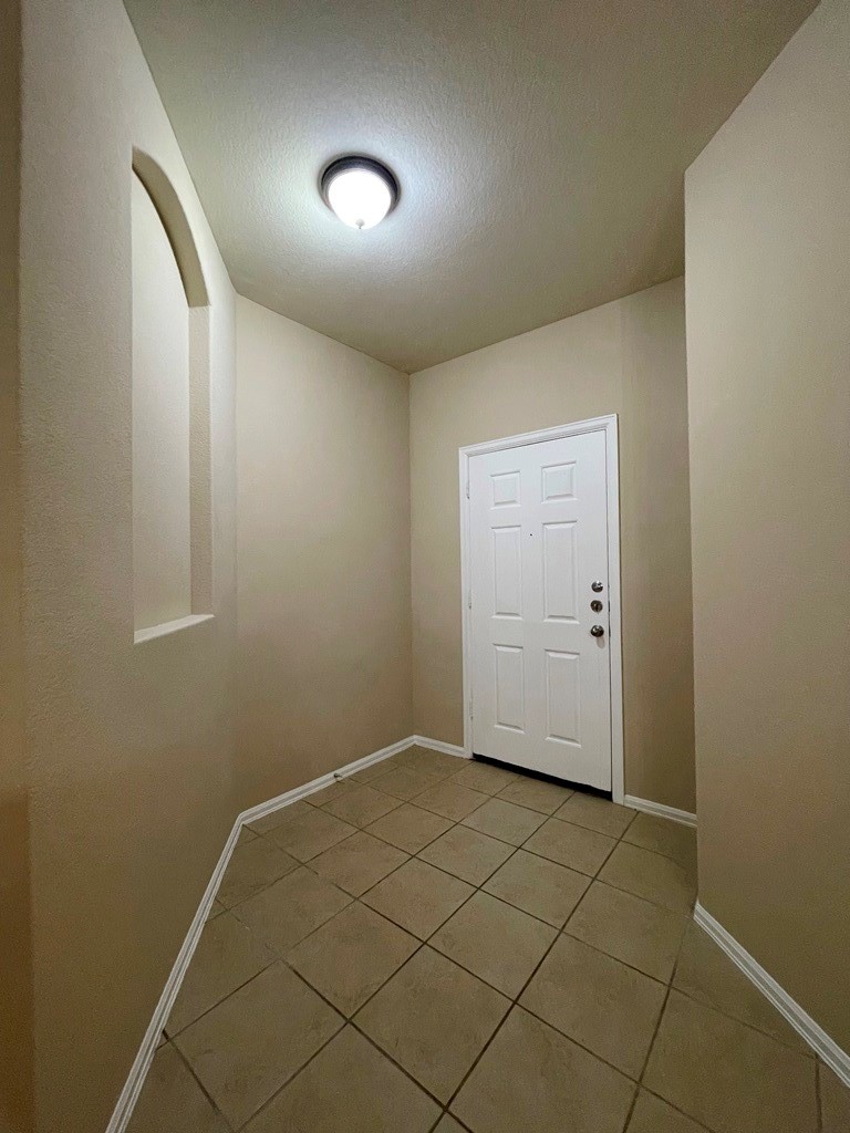 376 Spruce Drive Kyle, TX 78640 - Photo 2 of 22