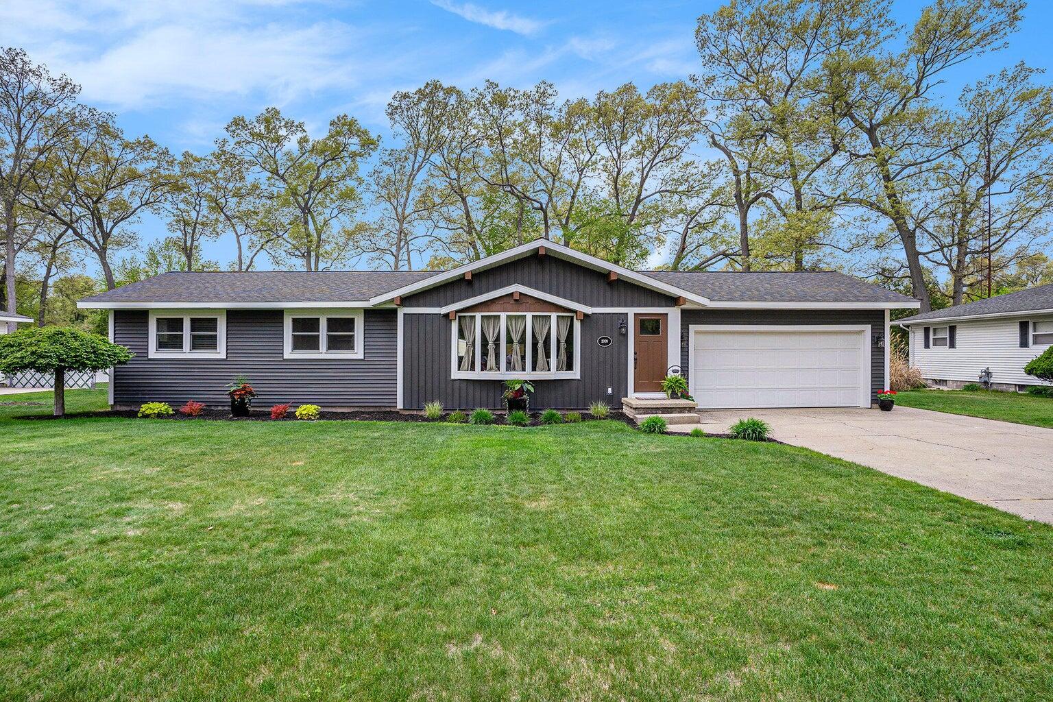 2009 Riegler Road Muskegon, MI 49445 - Photo 1 of 59 20250515135933660900000000-o