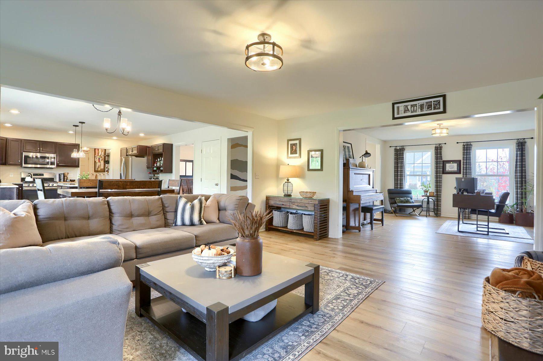 7039 Beaver Spring Road Harrisburg, PA 17111 - Photo 11 of 37 Gallery Image 11