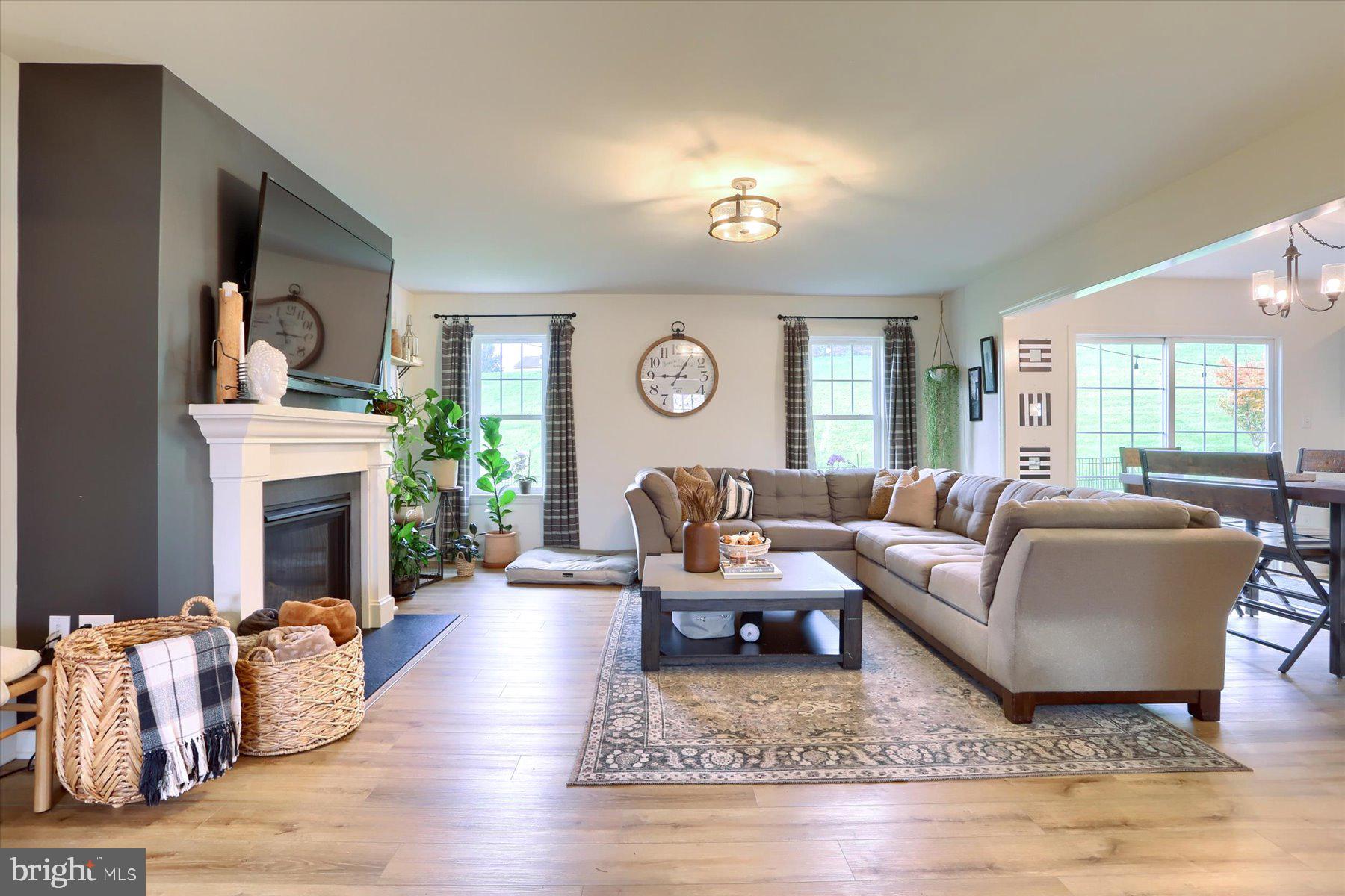 7039 Beaver Spring Road Harrisburg, PA 17111 - Photo 8 of 37 Gallery Image 8