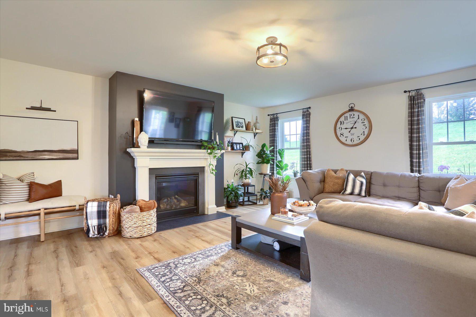 7039 Beaver Spring Road Harrisburg, PA 17111 - Photo 9 of 37 Gallery Image 9