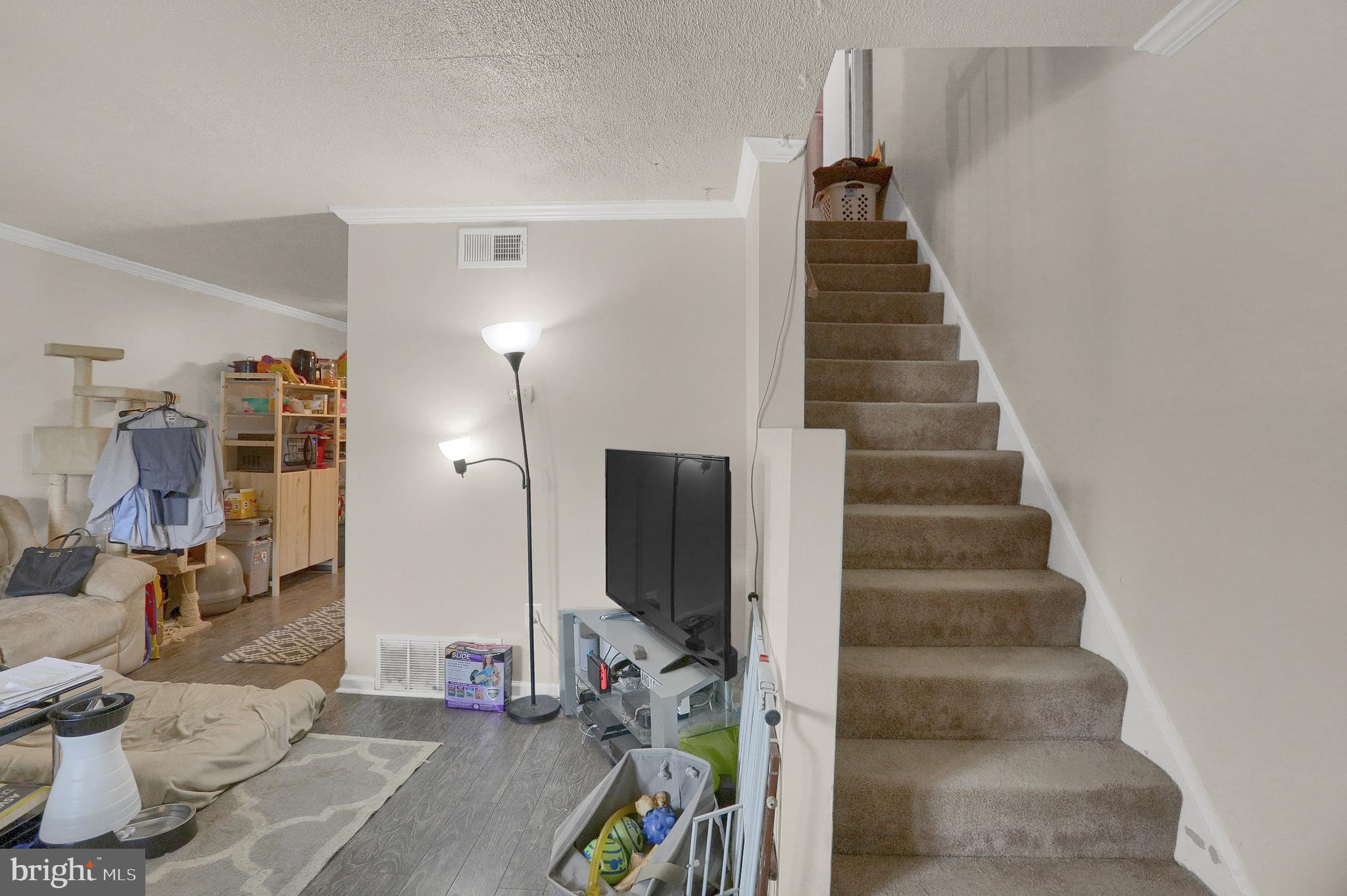 823 Lannerton Road Middle River, MD 21220 - Photo 4 of 16 Living
