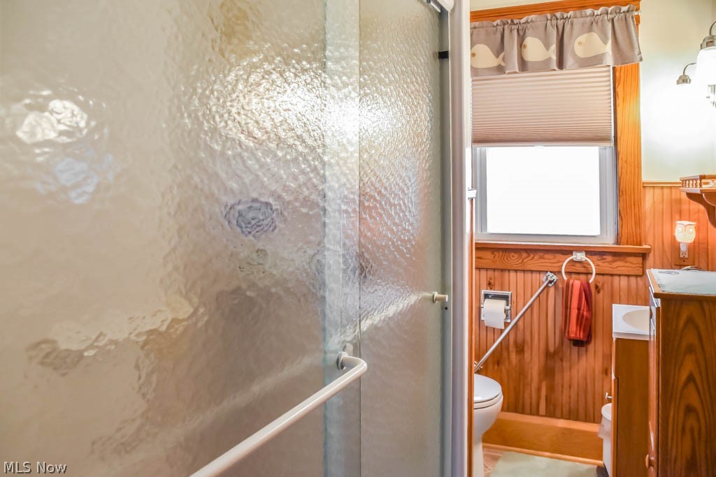 859 Amherst Road Northeast Massillon, OH 44646 - Photo 14 of 17 Main full bath upstairs.