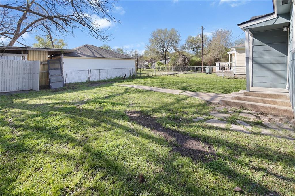 1504 Baker Avenue Bryan, TX 77803 - Photo 14 of 17