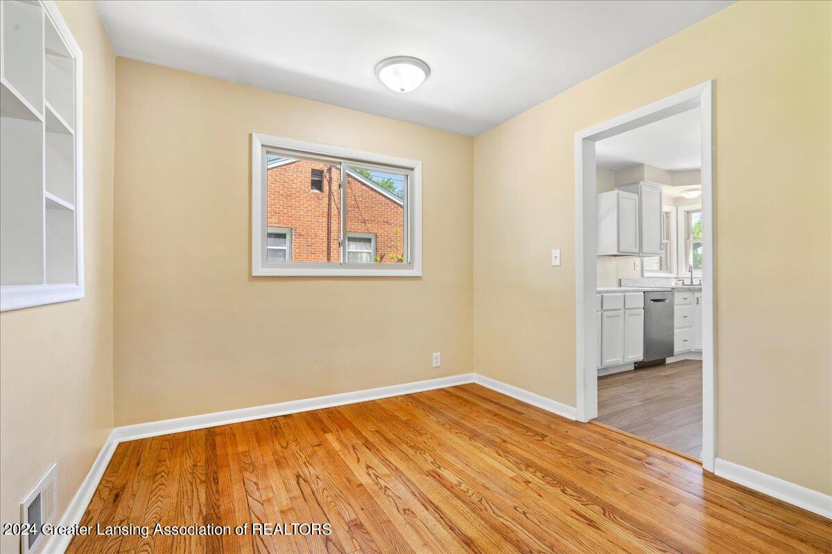 2502 Barstow Road Lansing, MI 48906 - Photo 6 of 26 14-Media Jett - 14