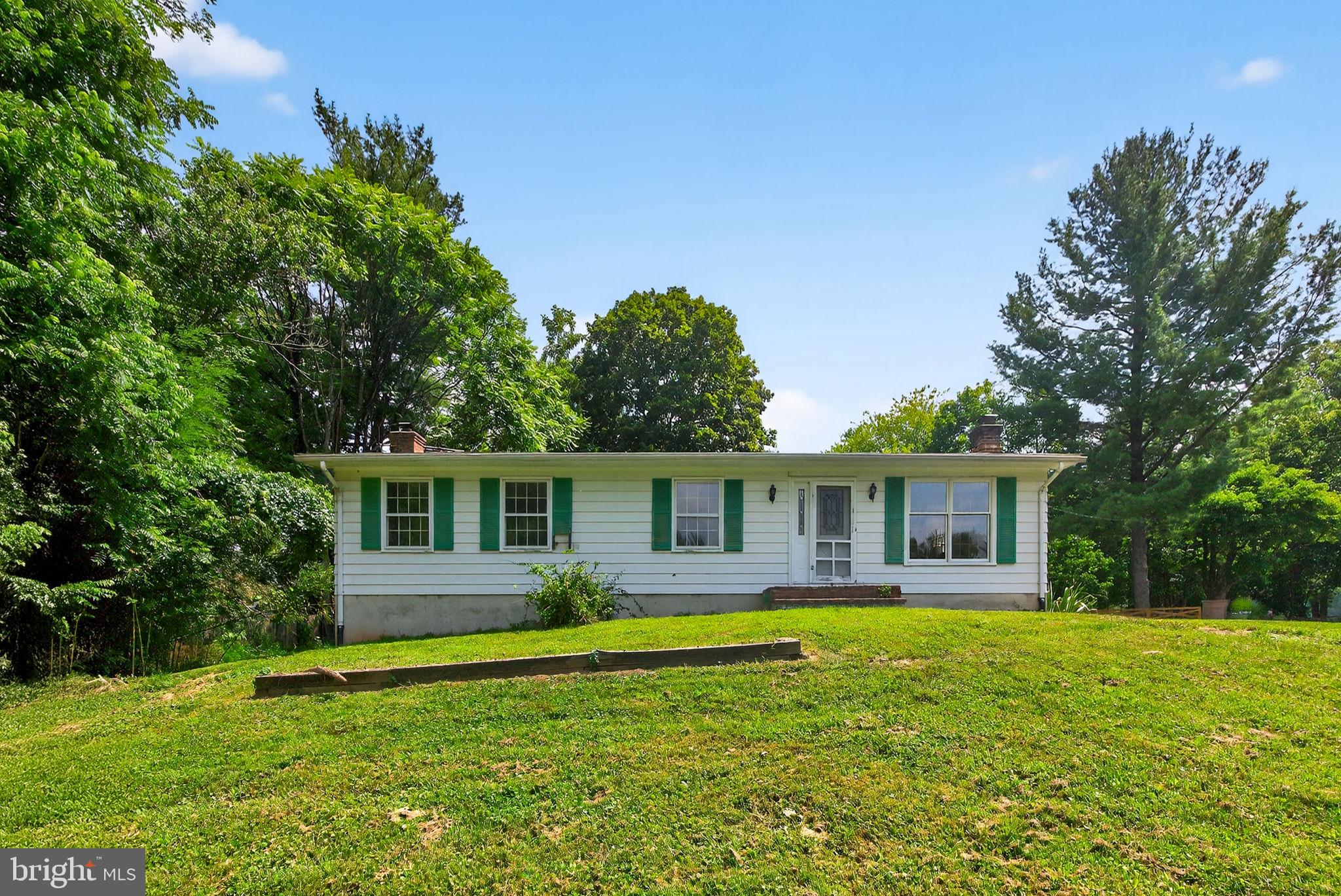 11299 Russell Road Purcellville, VA 20132 - Photo 1 of 46 Gallery Image 1