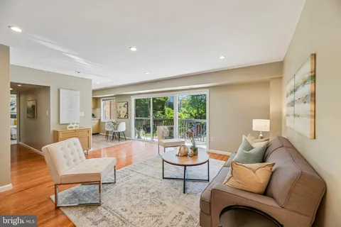 $240,000 | 3220 South 28th Street, Unit 304, Alexandria, VA 22302