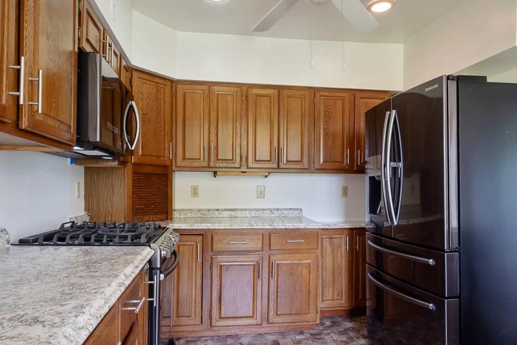 572 Harmony Road New Brighton, PA 15066 - Photo 5 of 24 Enjoy creating new menus with these wonderful stainless steel appliances.