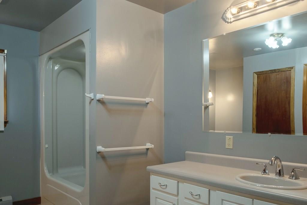572 Harmony Road New Brighton, PA 15066 - Photo 10 of 24 Main floor full bath.