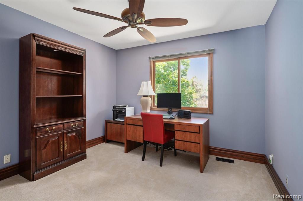 1026 Springwood Lane Rochester Hills, MI 48309 - Photo 25 of 33