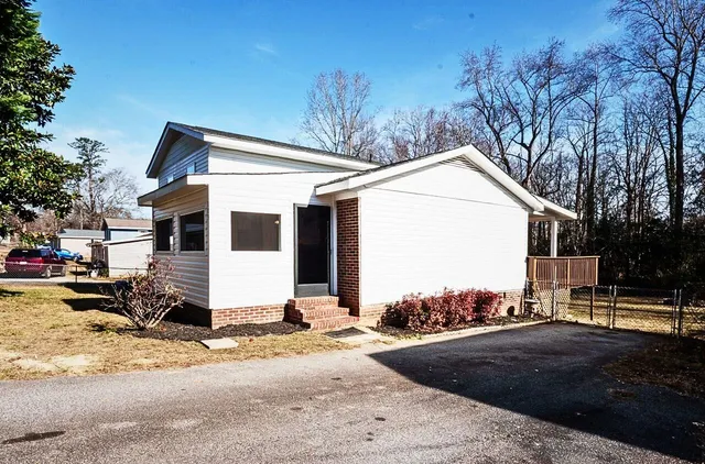 $234,900 | 109 Wintergreen Terrace, Moore, SC 29369