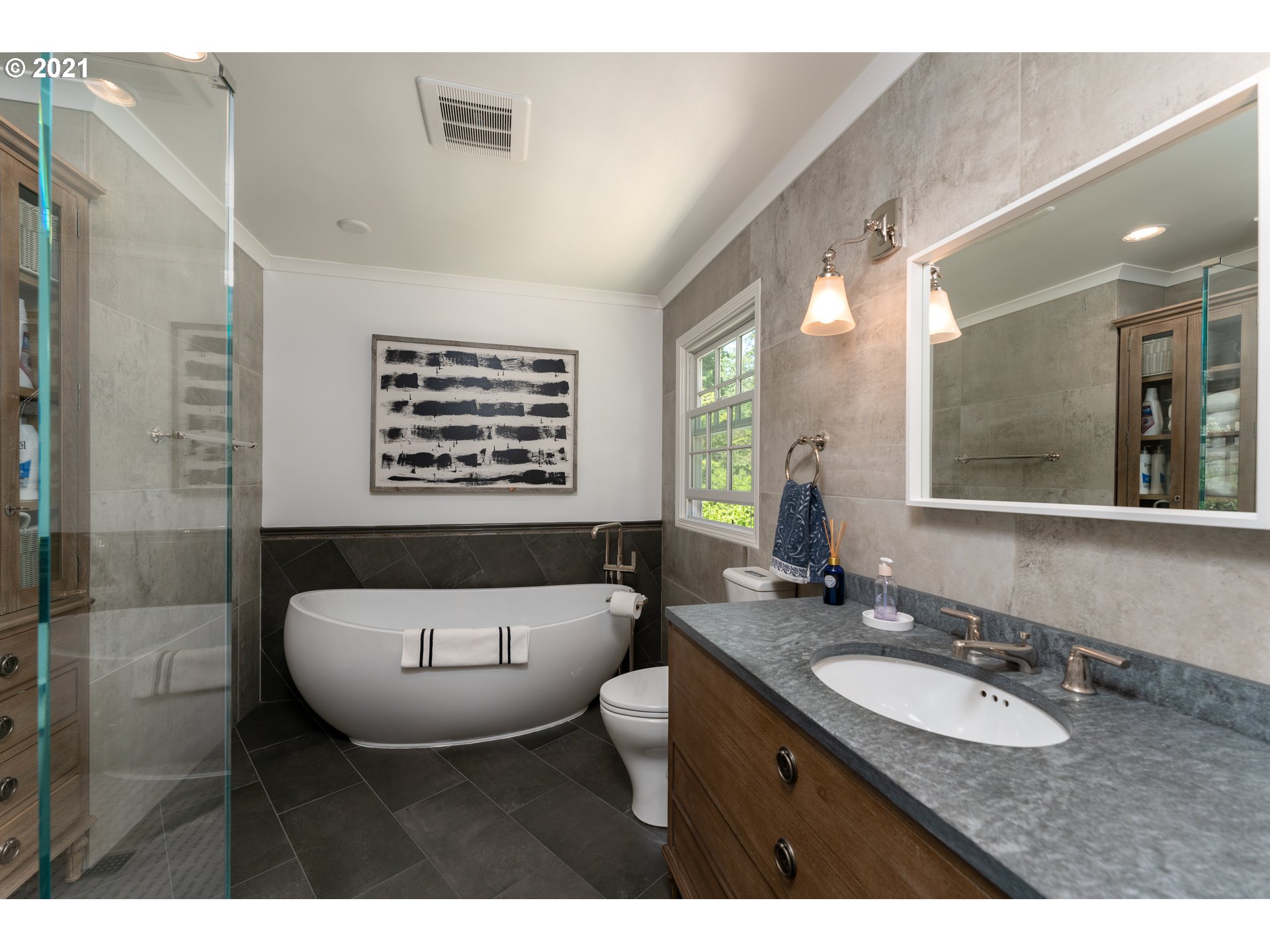 13485 Southwest Glen Road Portland, OR 97219 - Photo 12 of 32 Gallery Image 12
