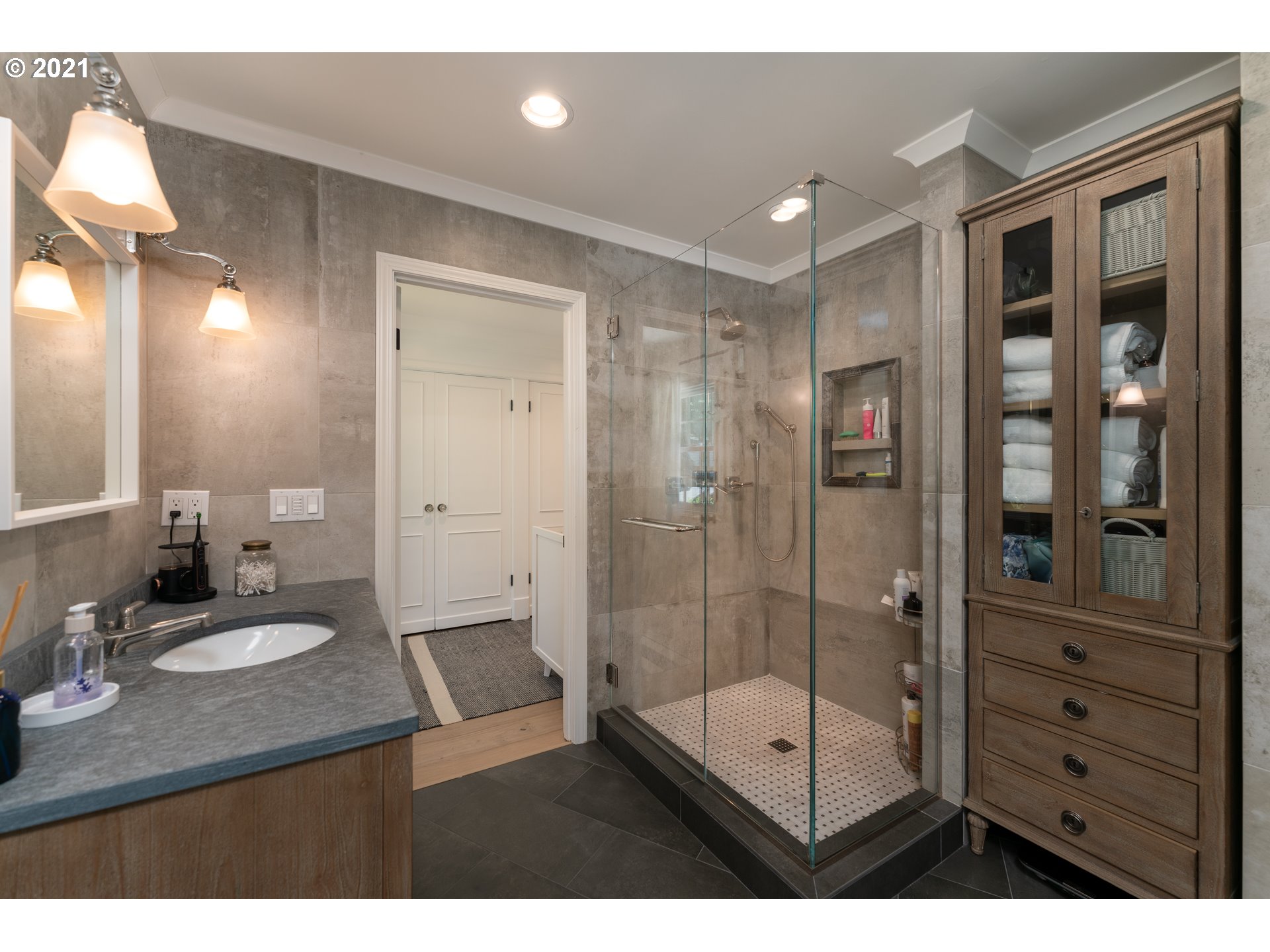 13485 Southwest Glen Road Portland, OR 97219 - Photo 13 of 32 Gallery Image 13