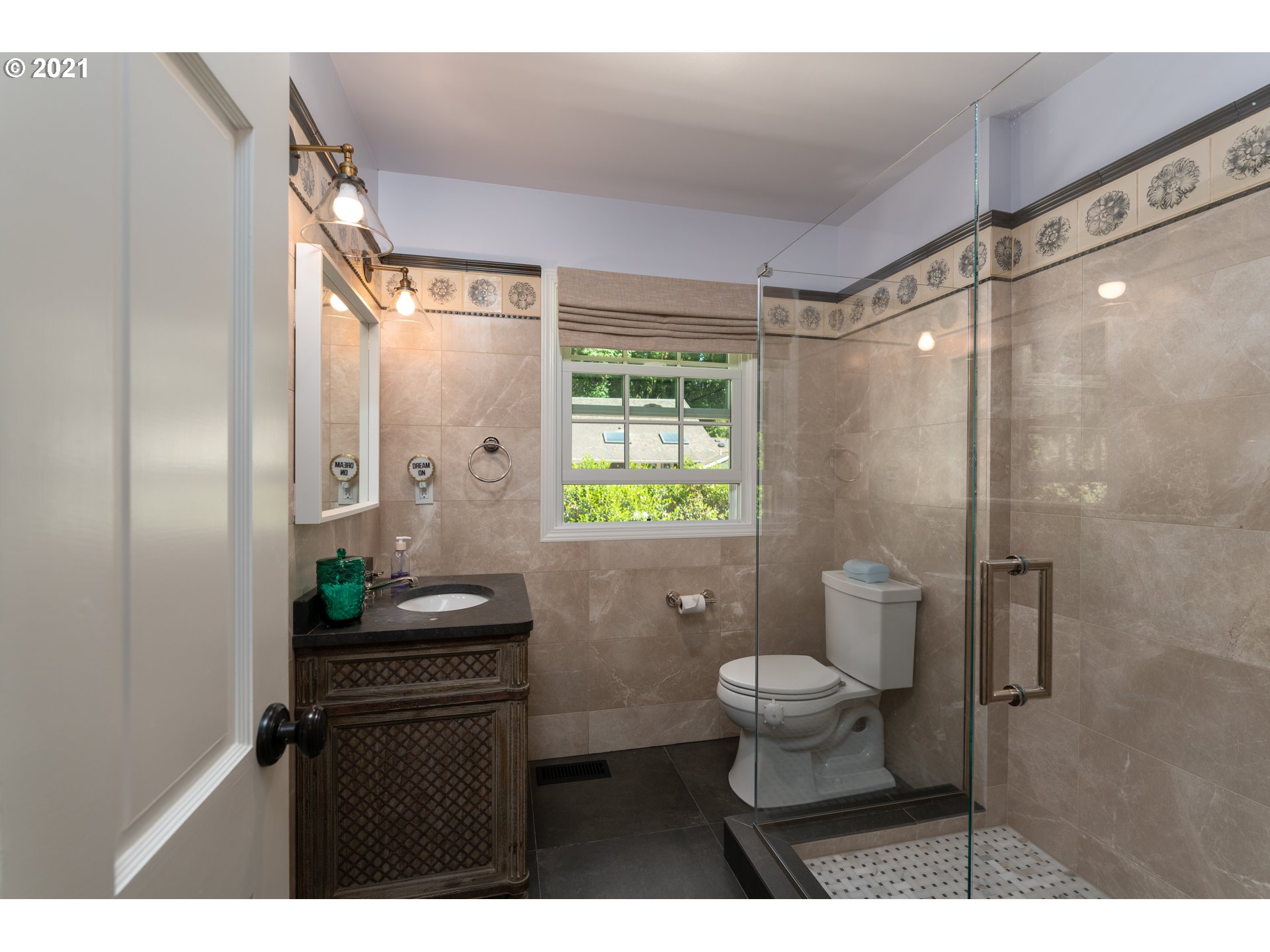 13485 Southwest Glen Road Portland, OR 97219 - Photo 15 of 32 Gallery Image 15