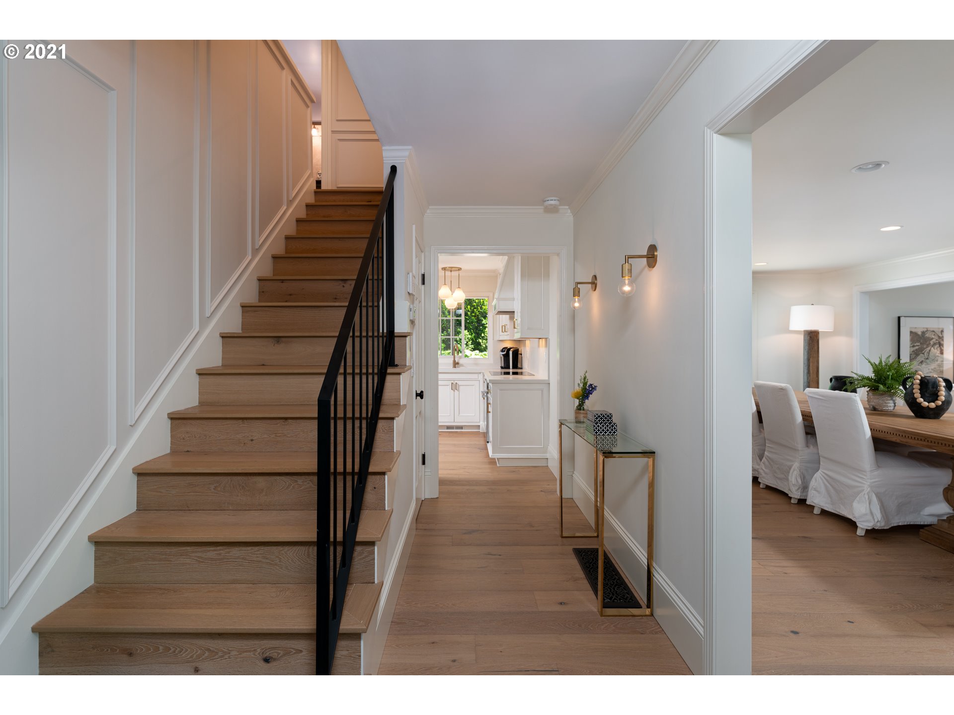 13485 Southwest Glen Road Portland, OR 97219 - Photo 3 of 32 Gallery Image 3