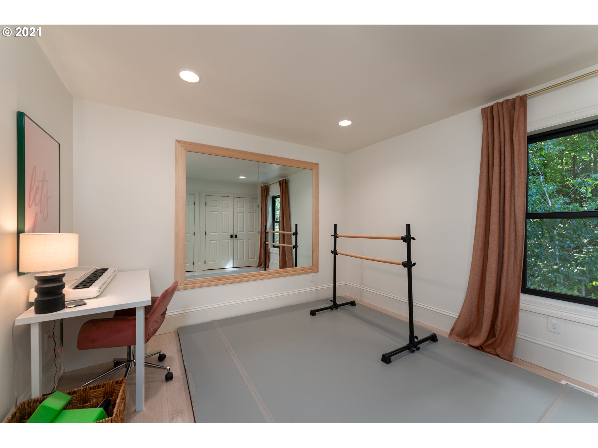 13485 Southwest Glen Road Portland, OR 97219 - Photo 23 of 32 Gallery Image 23