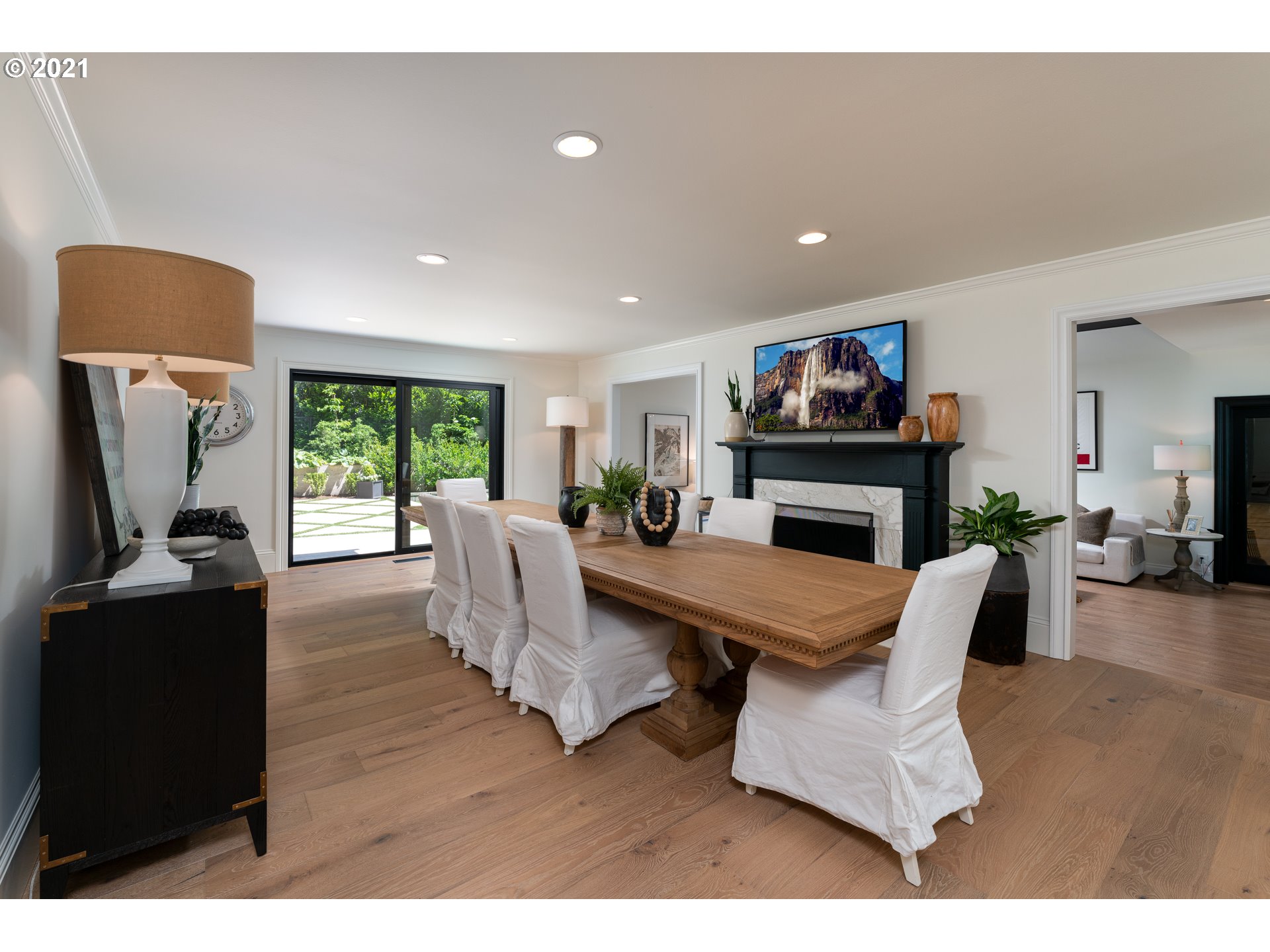 13485 Southwest Glen Road Portland, OR 97219 - Photo 4 of 32 Gallery Image 4