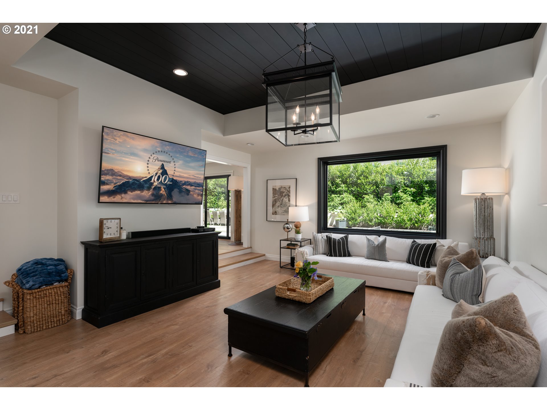 13485 Southwest Glen Road Portland, OR 97219 - Photo 6 of 32 Gallery Image 6